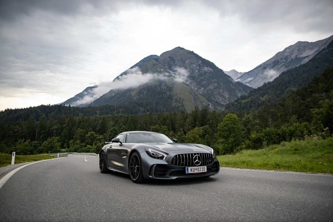 Mercedes AMG GT-R